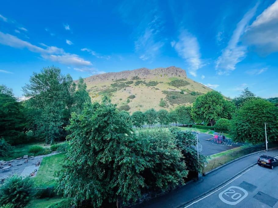 Lovely Duplex Apartment In Edinburgh City Centre ภายนอก รูปภาพ
